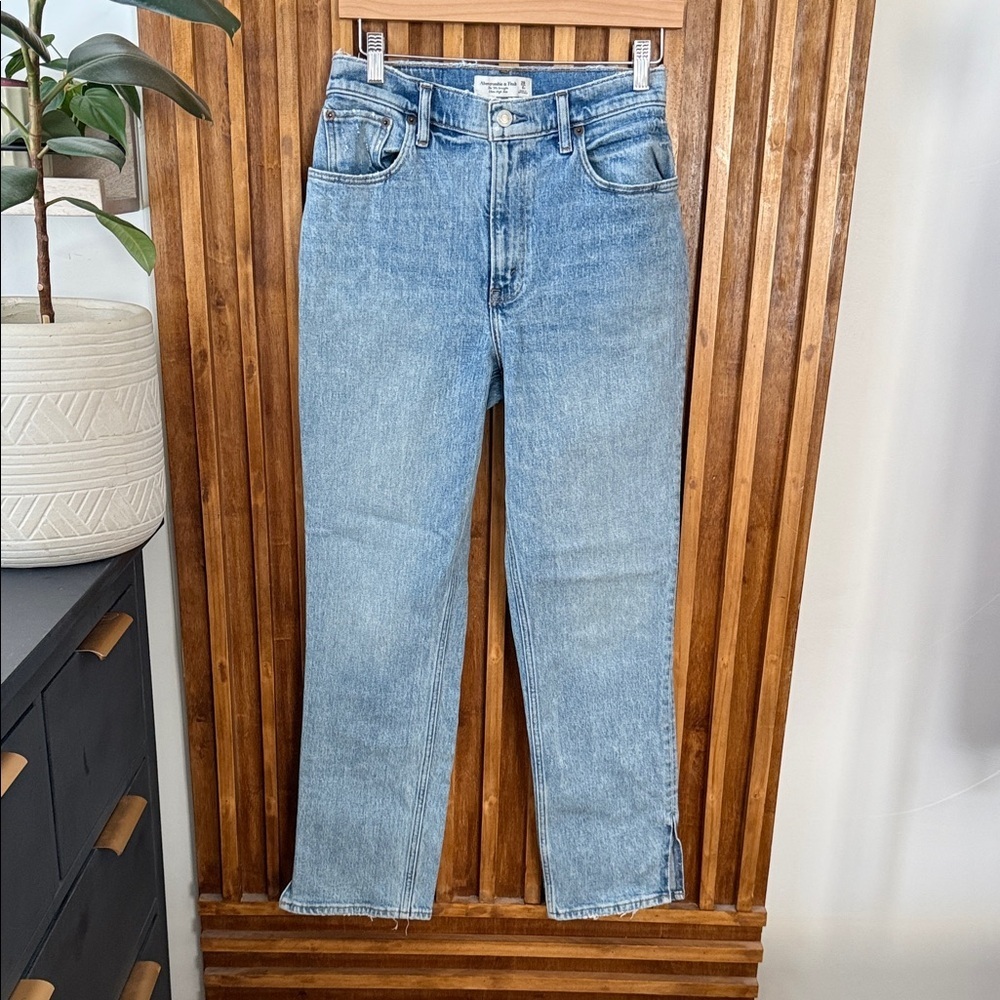 Abercrombie and fitch The 90s Straight Ultra High Rise Slit Hem. 6s / 28 - Picture 2 of 9
